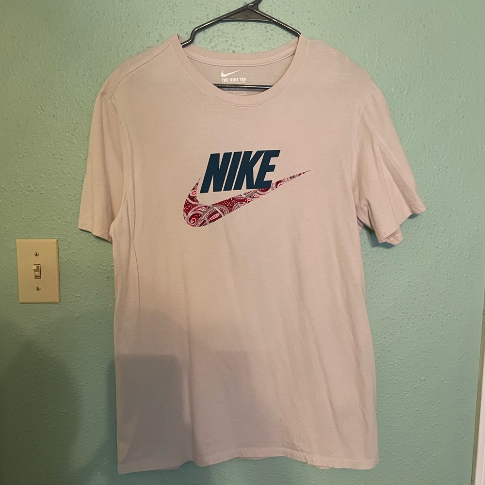 Nike T shirt, athletic cut. Size large.